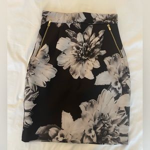 Black and White Floral Pencil Skirt